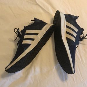 Men’s Adidas navy tennis shoes